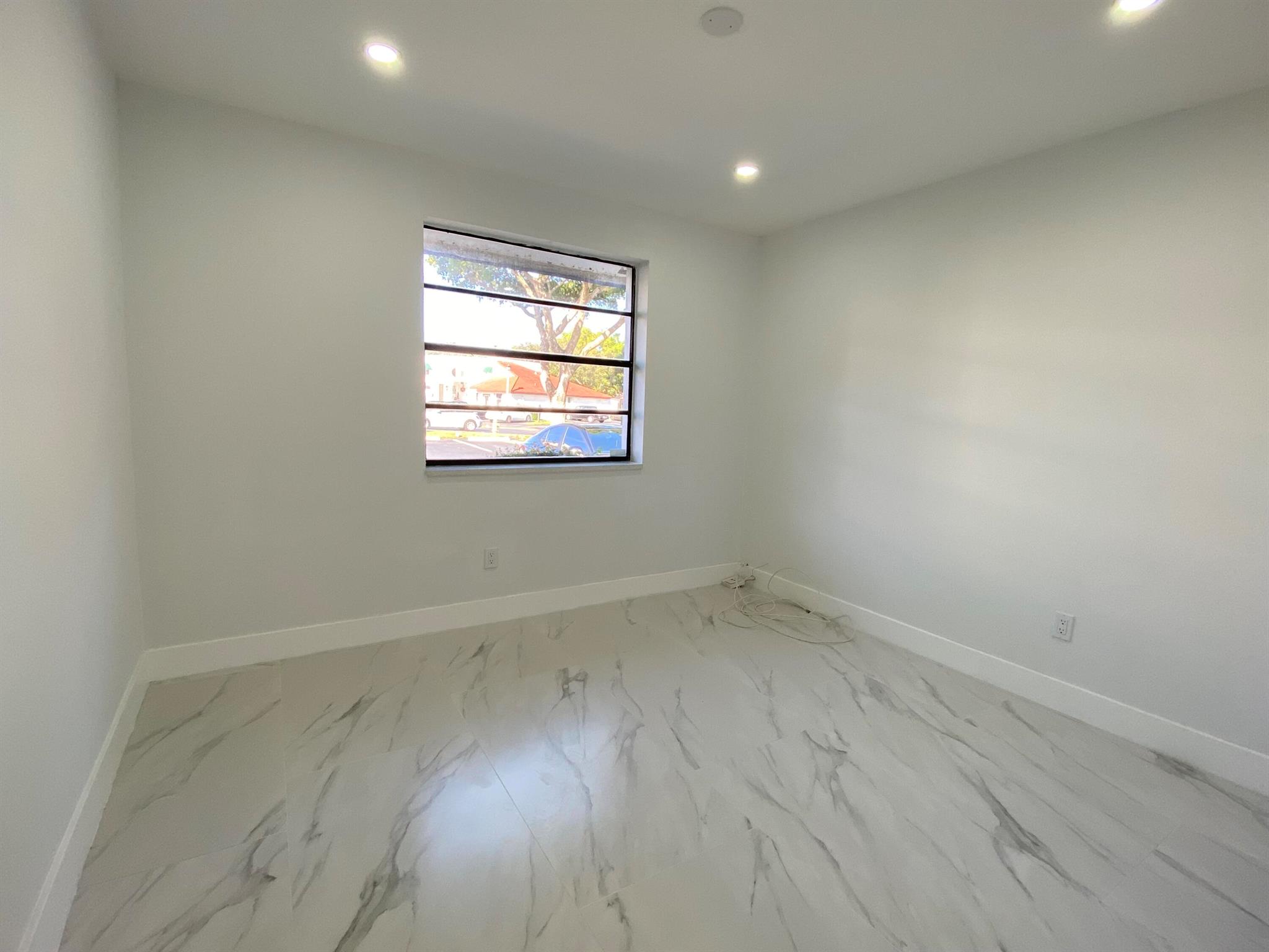 YORKVILLE - Residential Lease