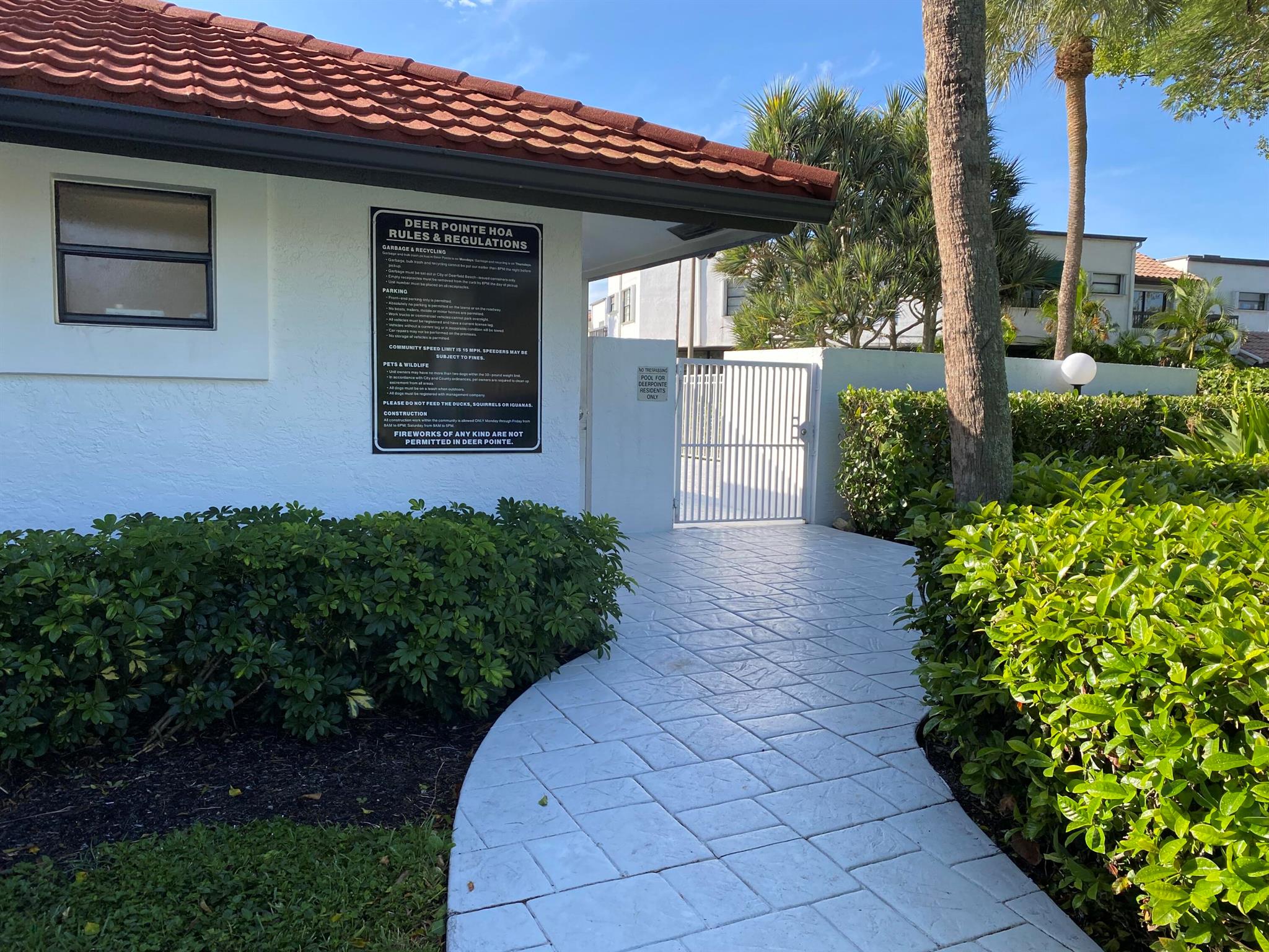 YORKVILLE - Residential Lease