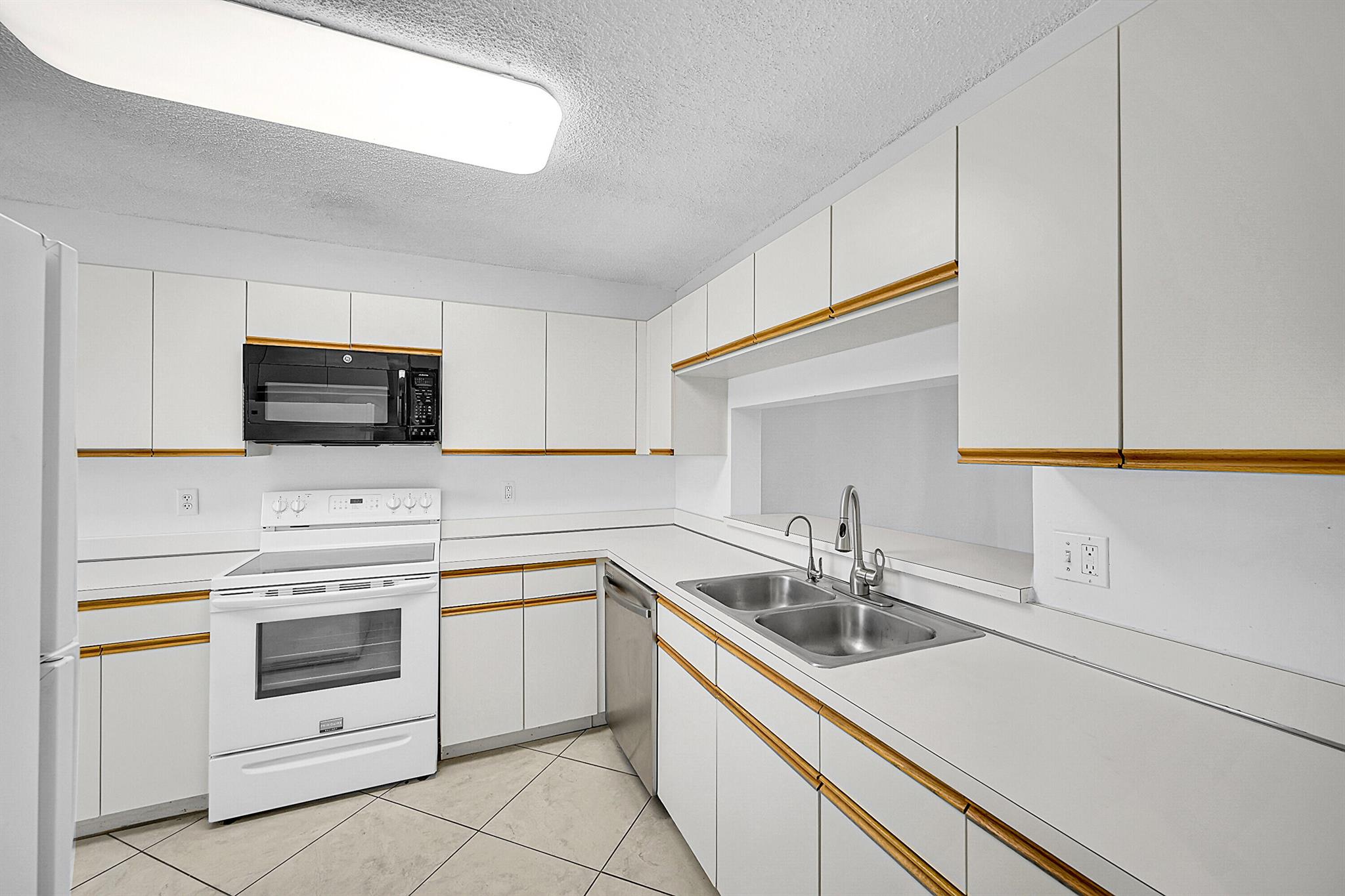 4725 Lucerne Lakes Boulevard E 411