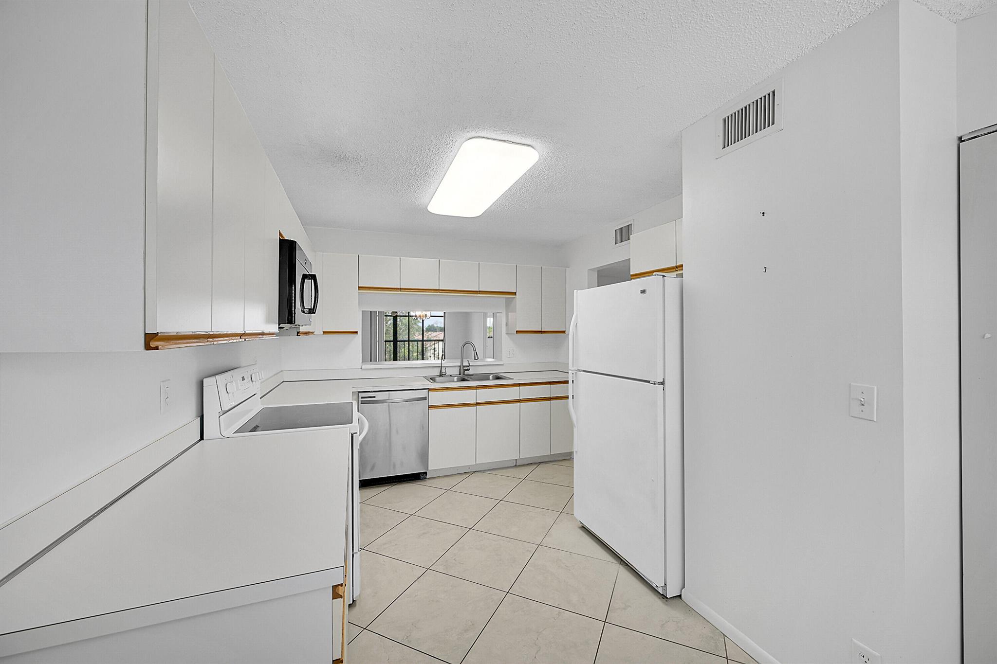 4725 Lucerne Lakes Boulevard E 411