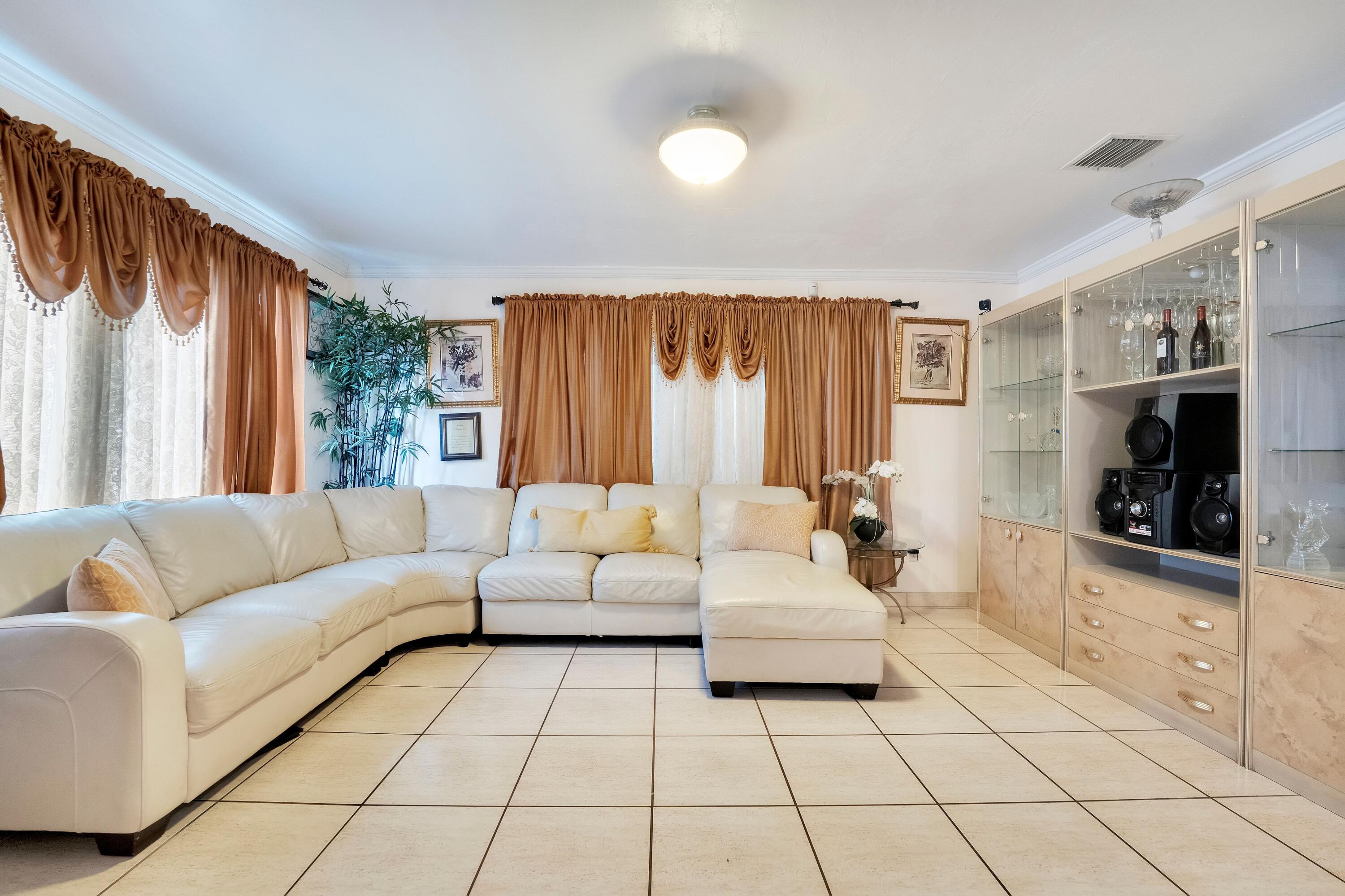 745 NW 46th Street