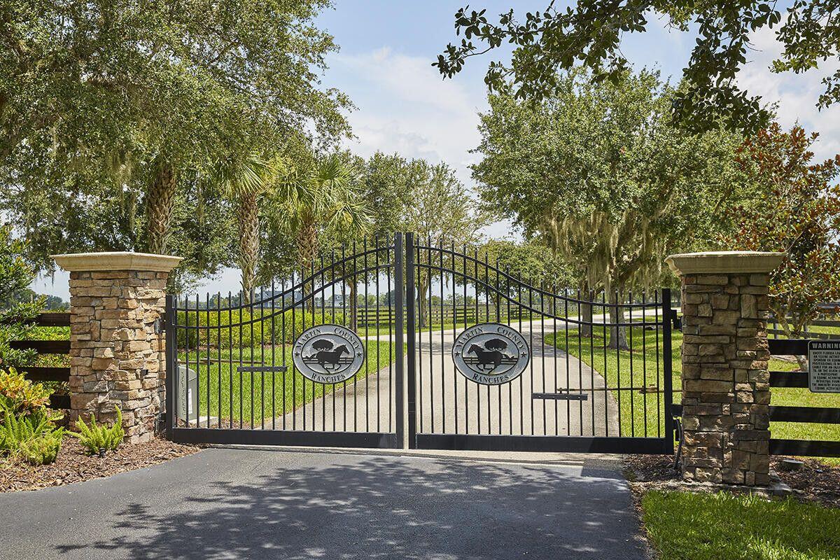 MARTIN COUNTY RANCH COMMUNITY - Land
