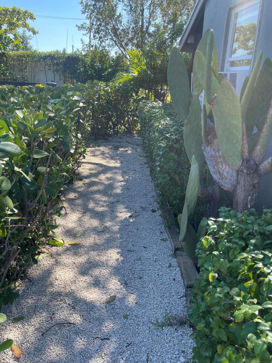 LANTANA PLAZA - Residential Lease