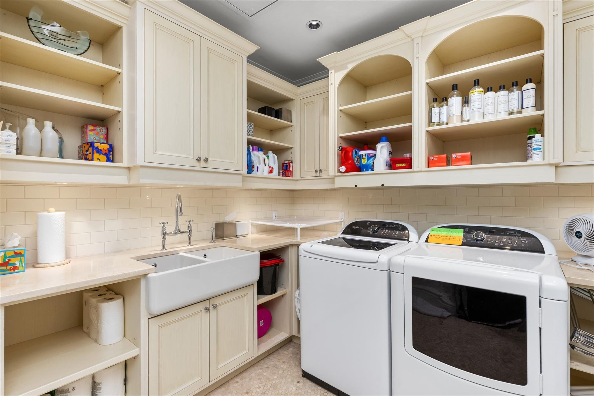 DEL LAGO ISLE - Residential