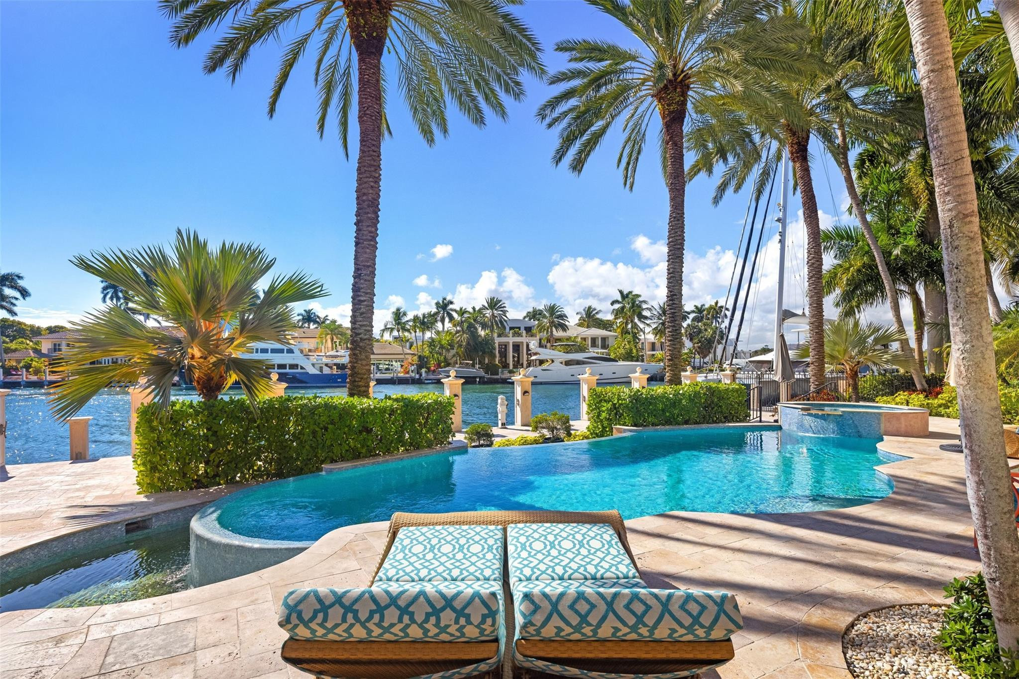 DEL LAGO ISLE - Residential