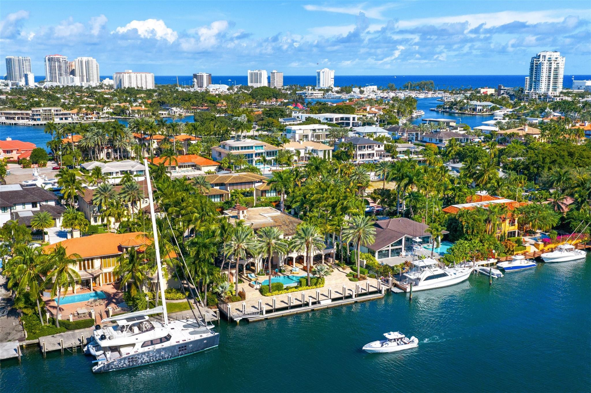 DEL LAGO ISLE - Residential