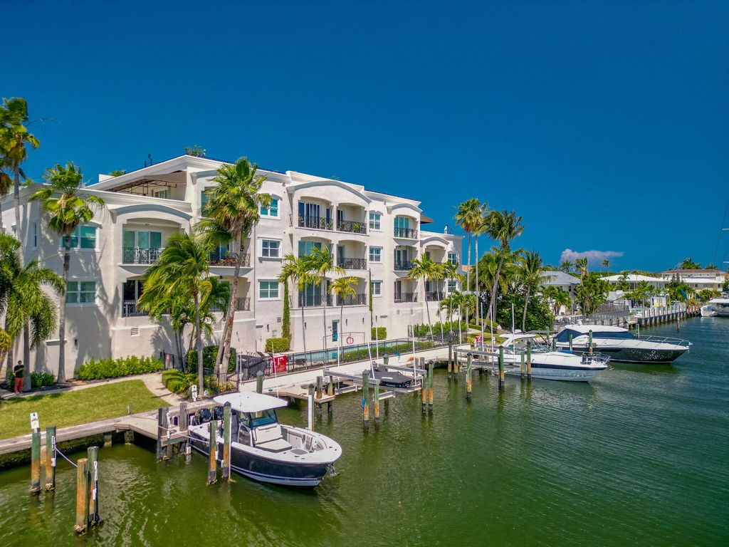 Photo of 2720 NE 15th Street #303, Fort Lauderdale, FL 33304 (MLS # B26033383)