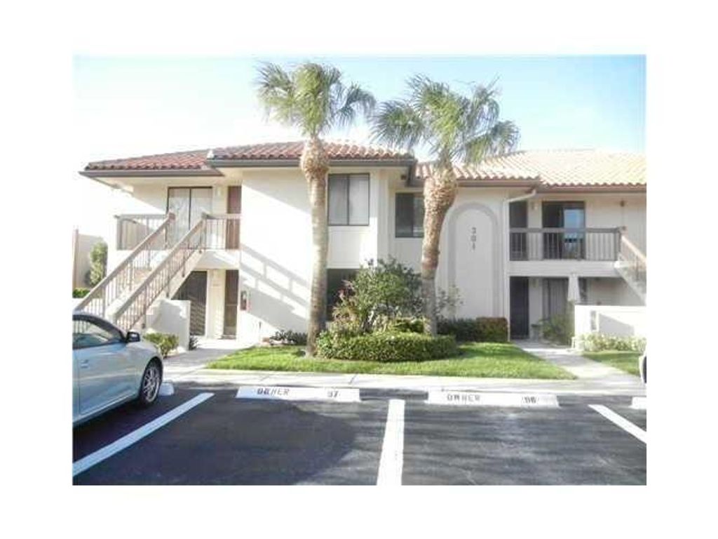 Photo of 301 Club Circle #101, Boca Raton, FL 33487 (MLS # R11061808)