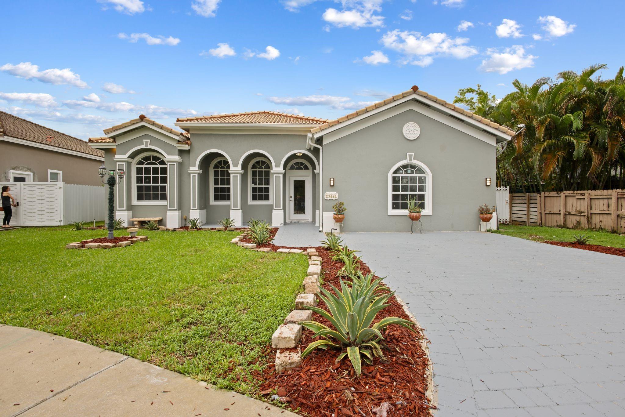 Photo 4 of 31 of 29681 SW 165th Ct house