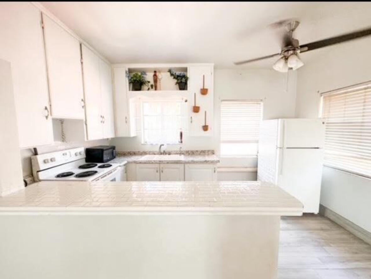 113 N Lakeside Drive #6