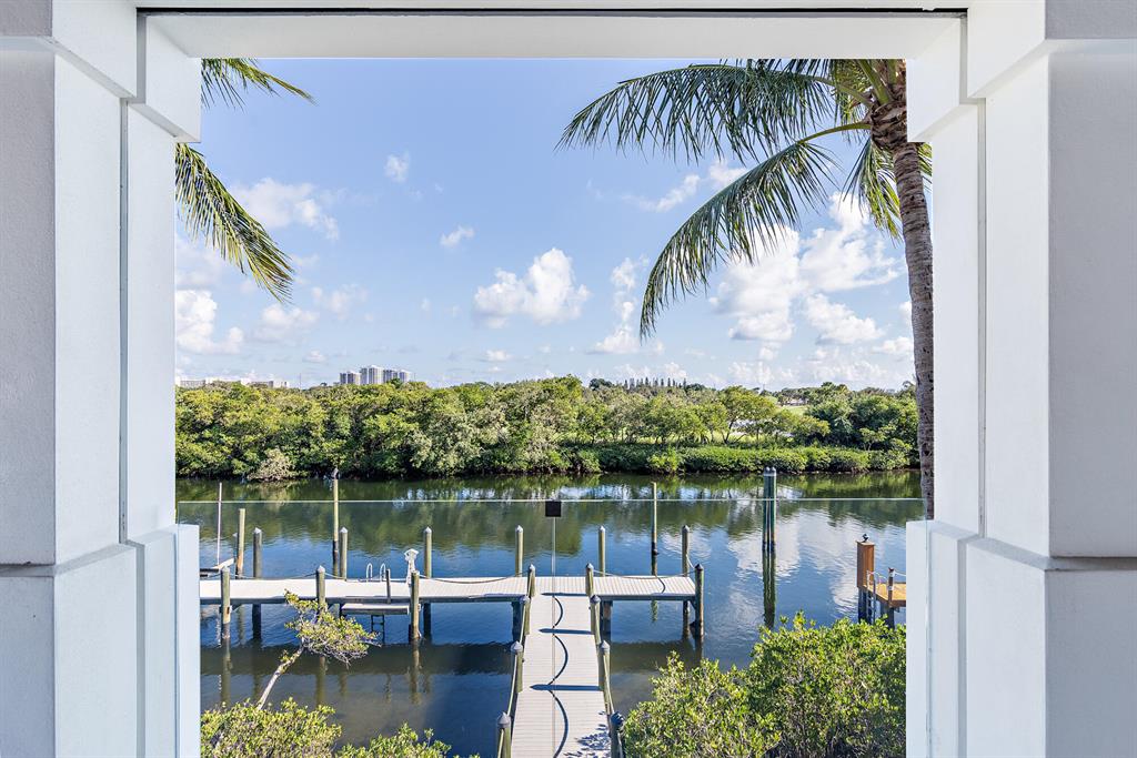 HARBOUR ISLES - Residential