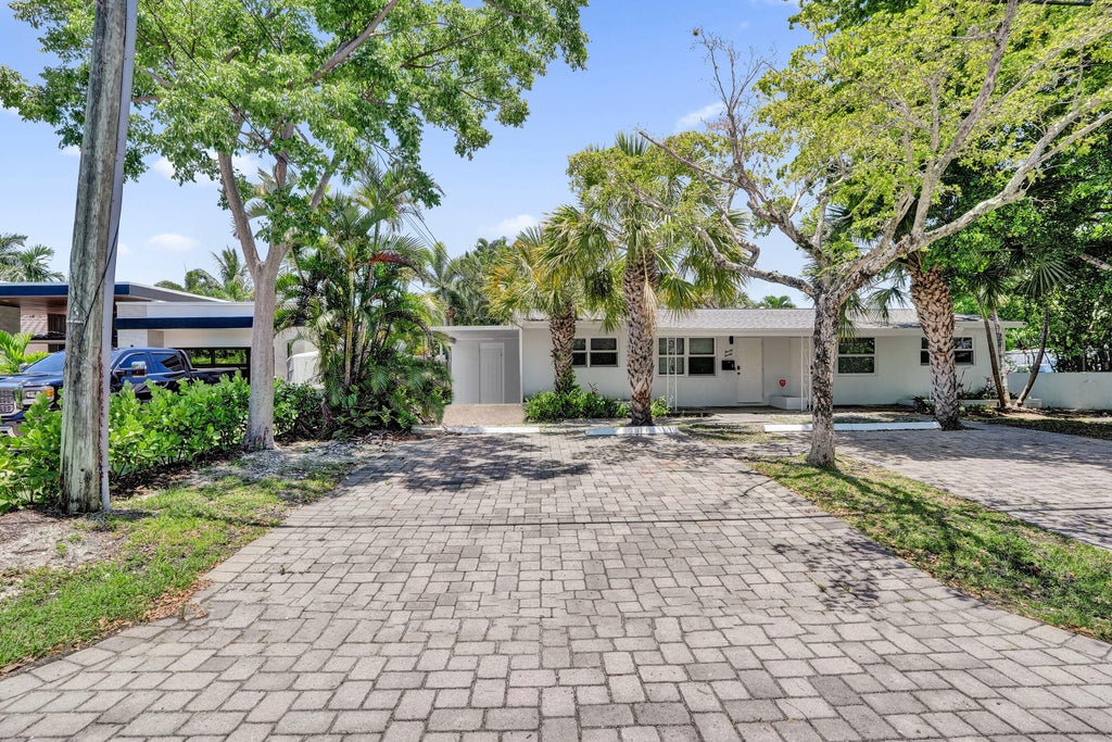 Photo of 2020 NE 15th Street, Fort Lauderdale, FL 33304 (MLS # B26044862)