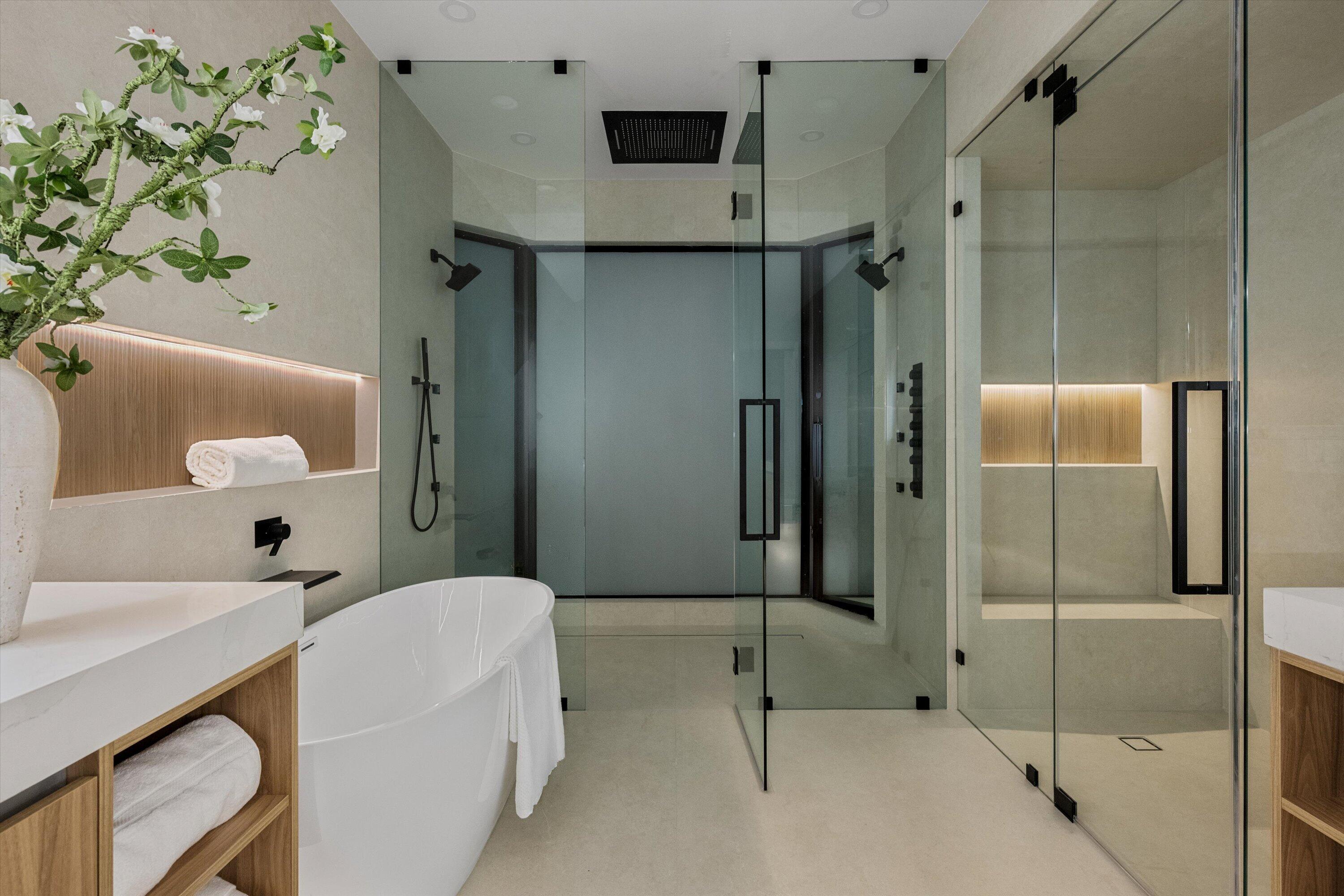 BREAKERS WEST/The Lakes - Residential