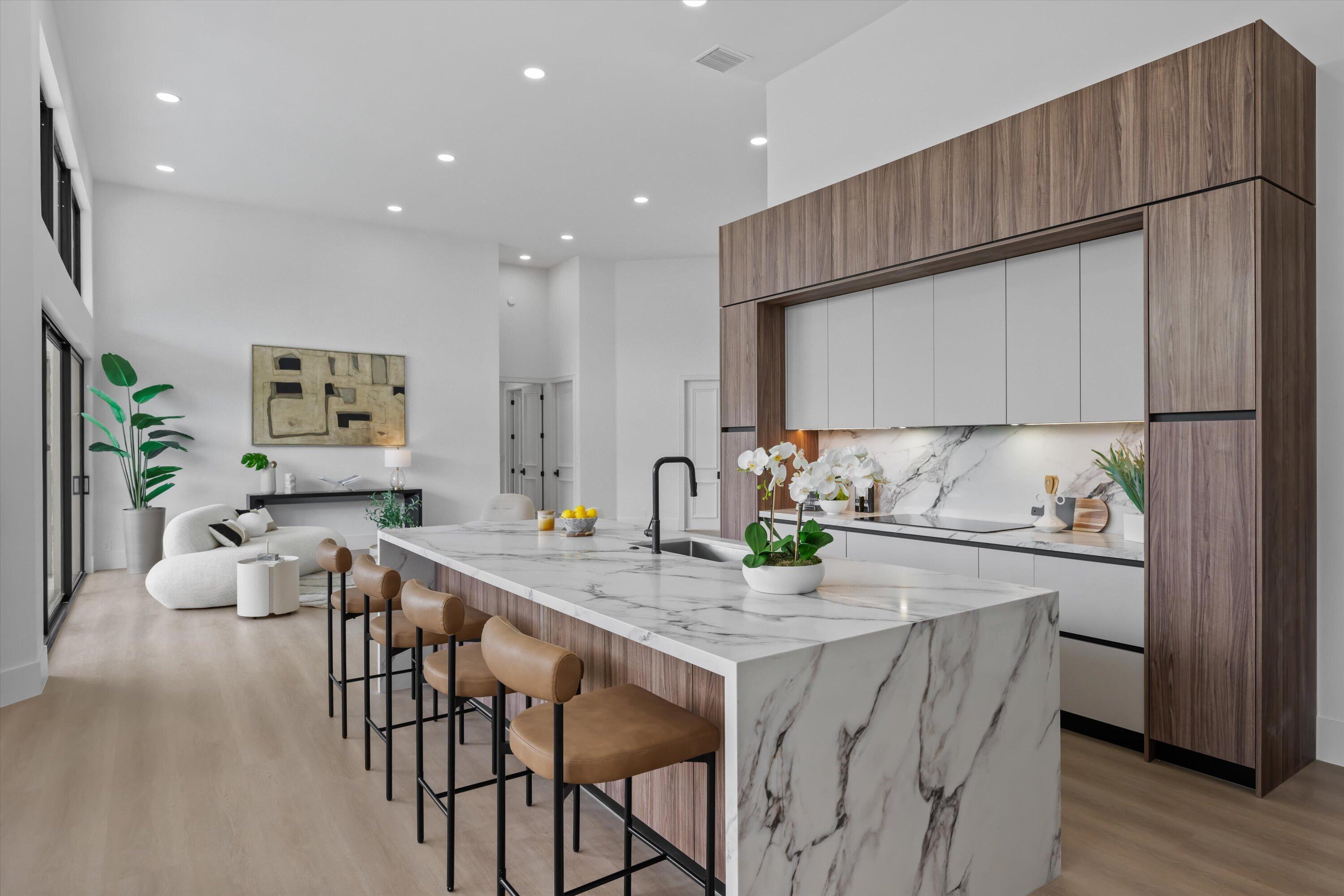 BREAKERS WEST/The Lakes - Residential