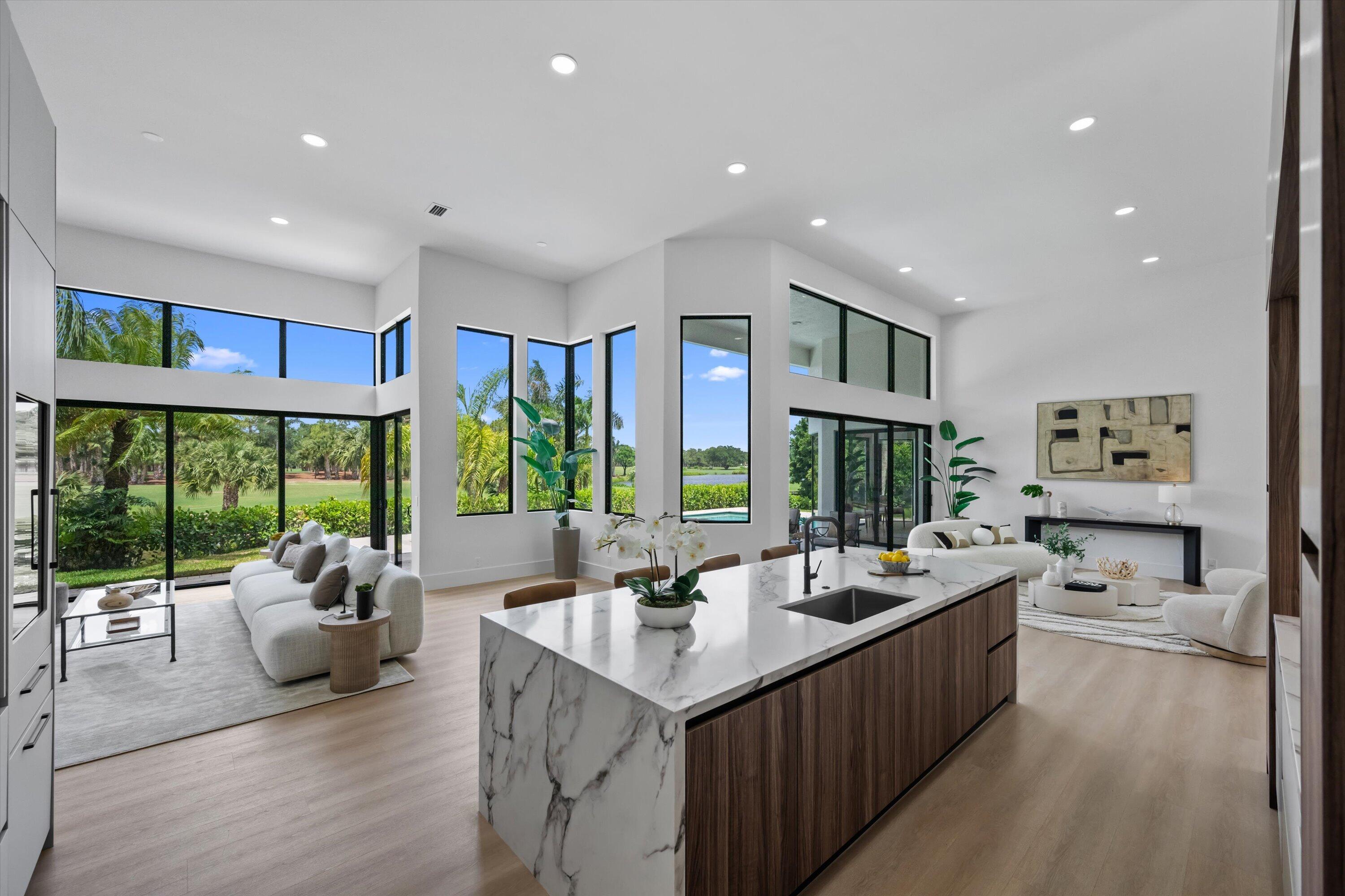 BREAKERS WEST/The Lakes - Residential