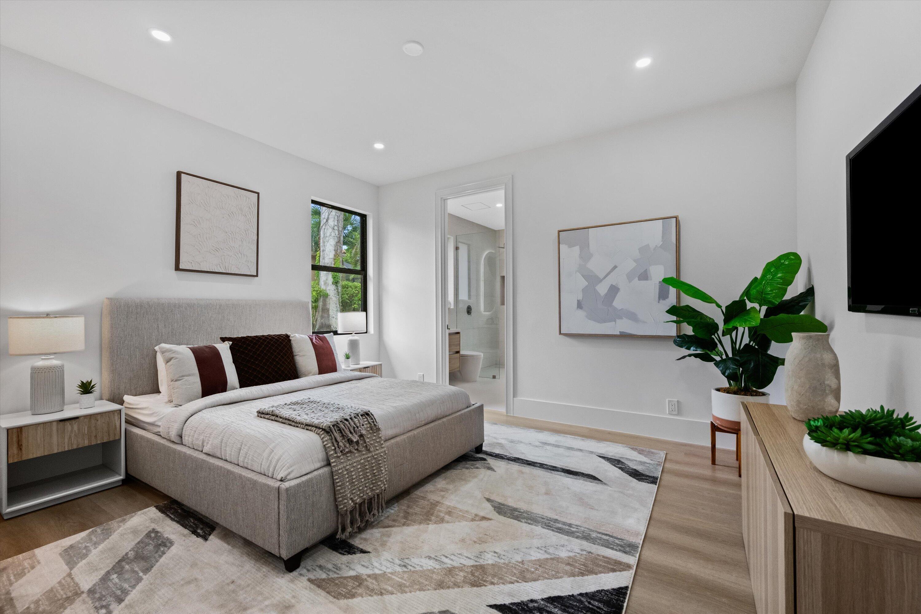 BREAKERS WEST/The Lakes - Residential