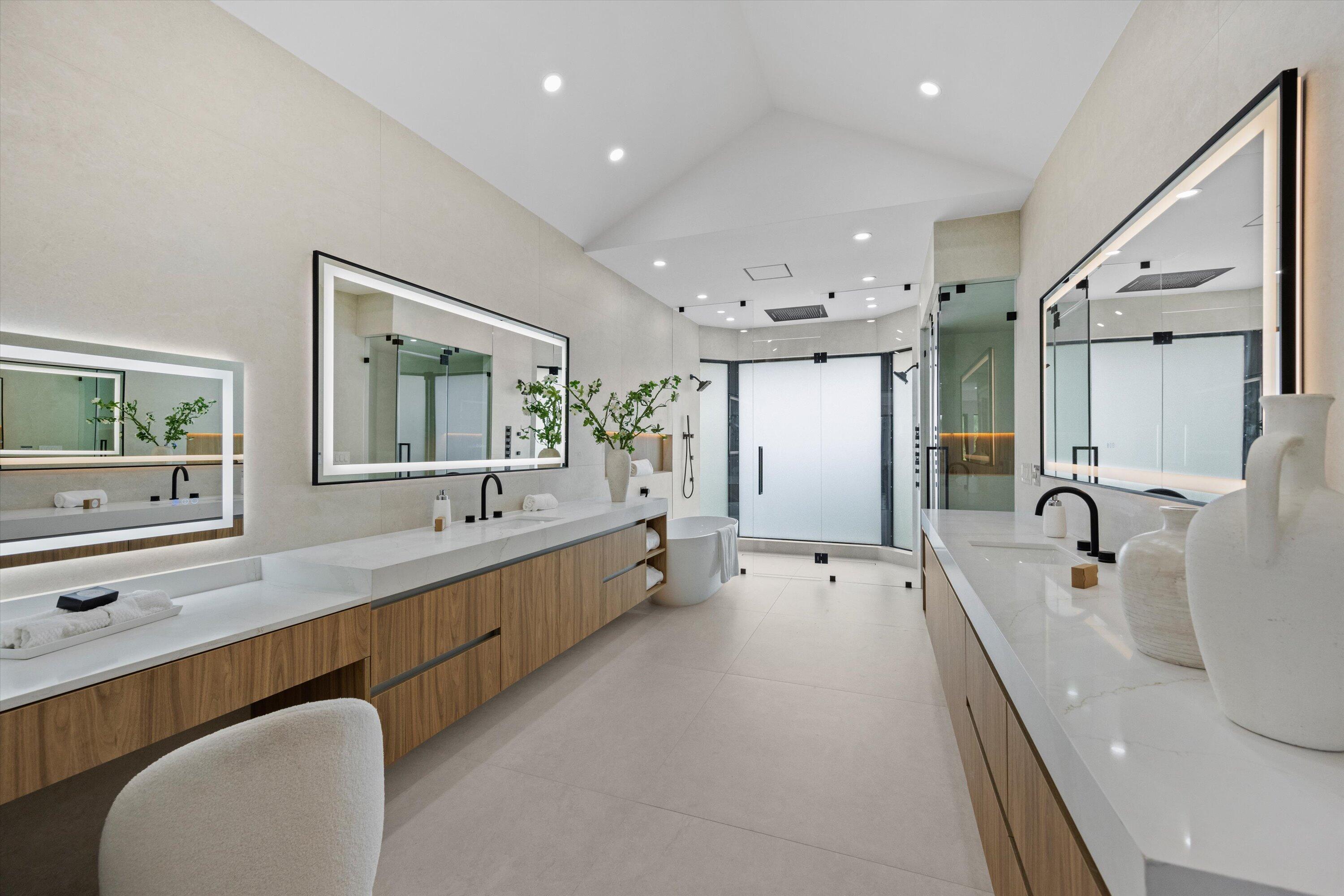 BREAKERS WEST/The Lakes - Residential