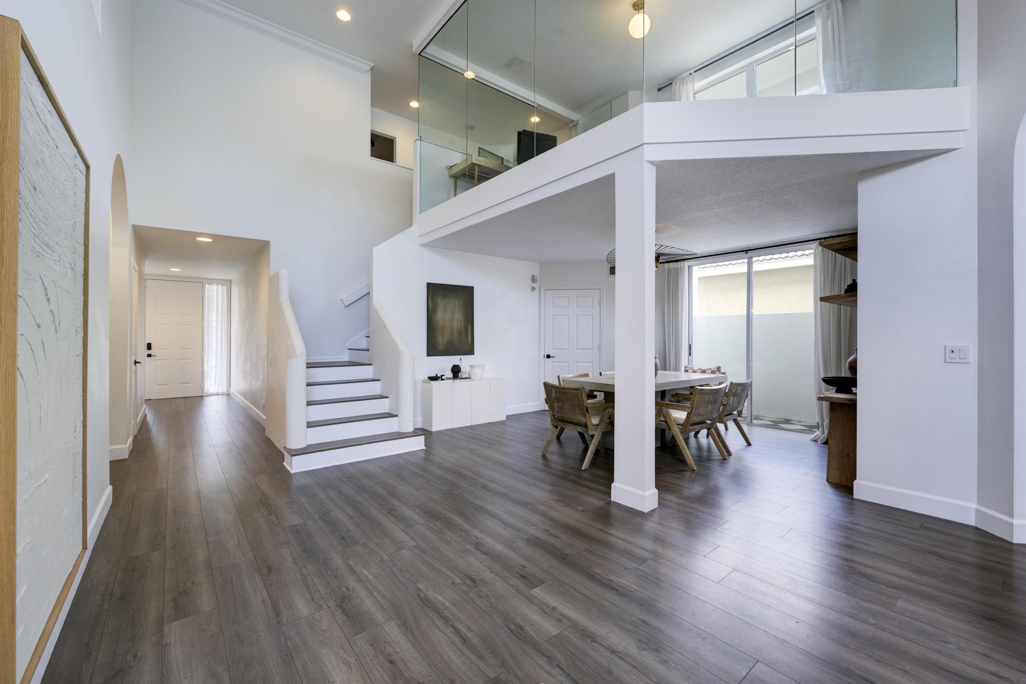 3292 El Camino Real