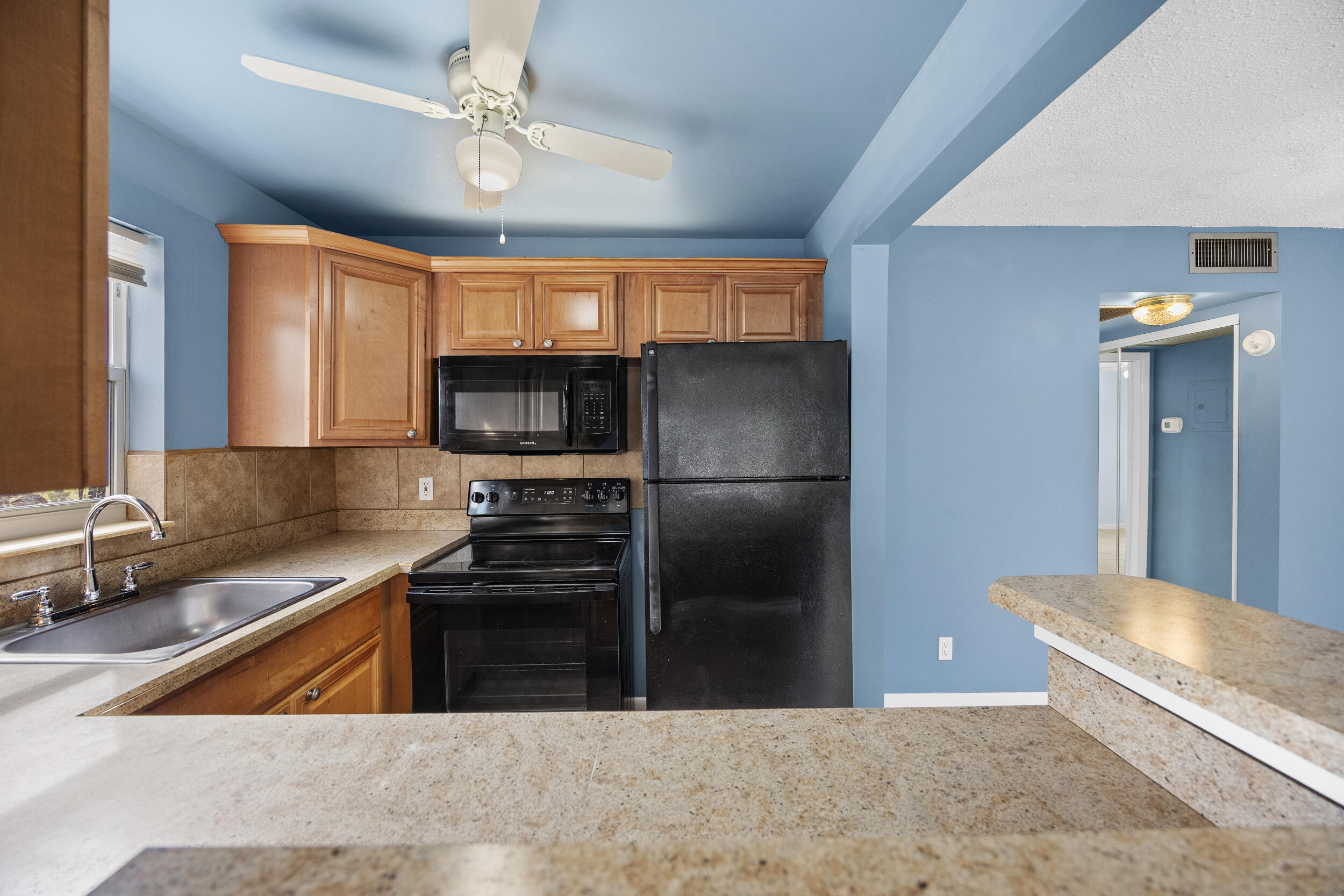 SUSSEX CONDO - Residential