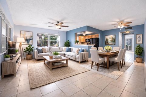 35 Sussex B West Palm Beach FL 33417