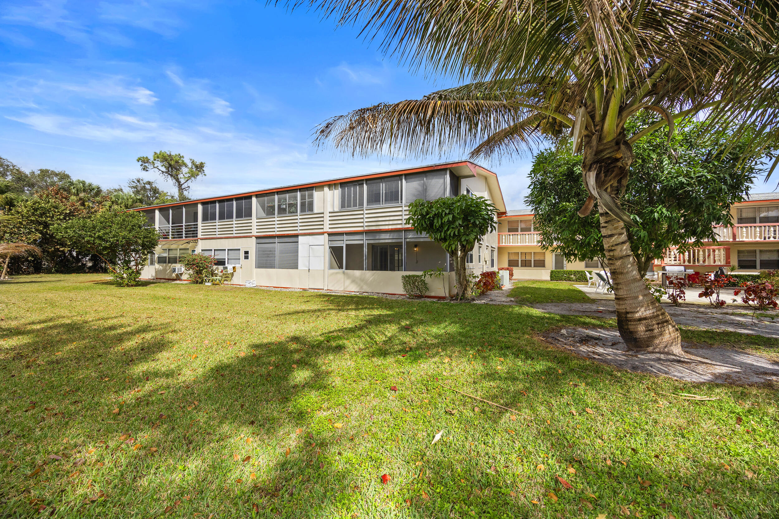 SUSSEX CONDO - Residential