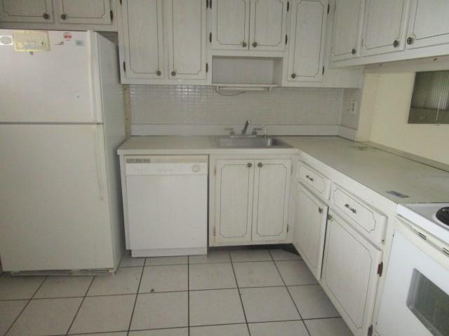 LAKE CLARKE GARDENS - Residential