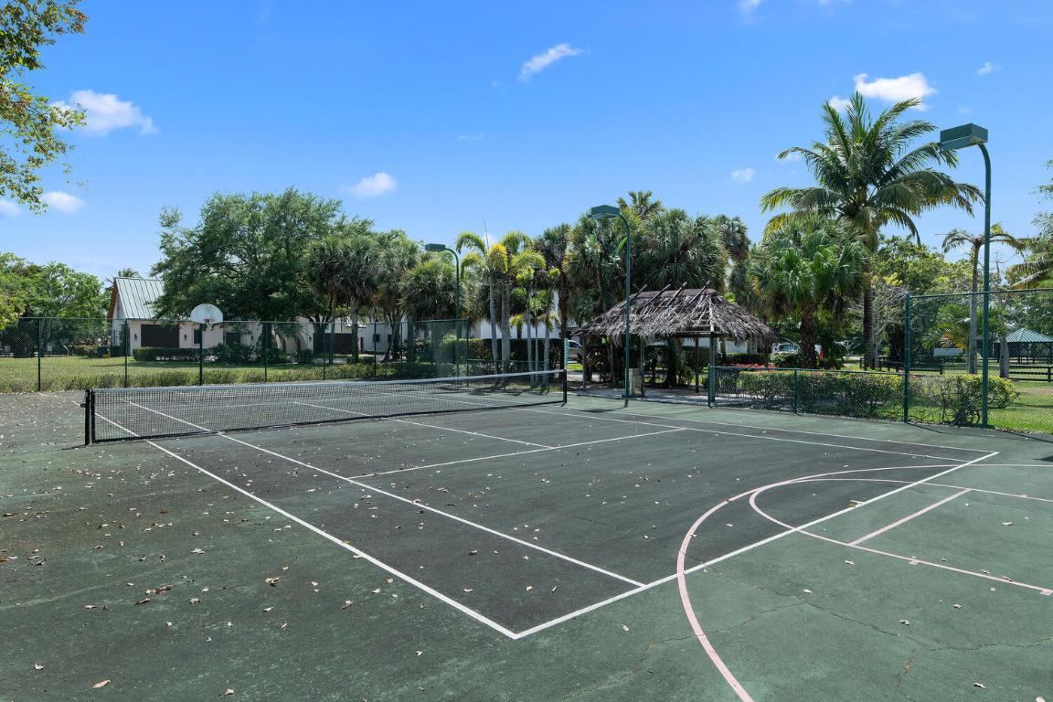 Palm Glade Ranches - South Shore -  S of Lake Wort - Residential