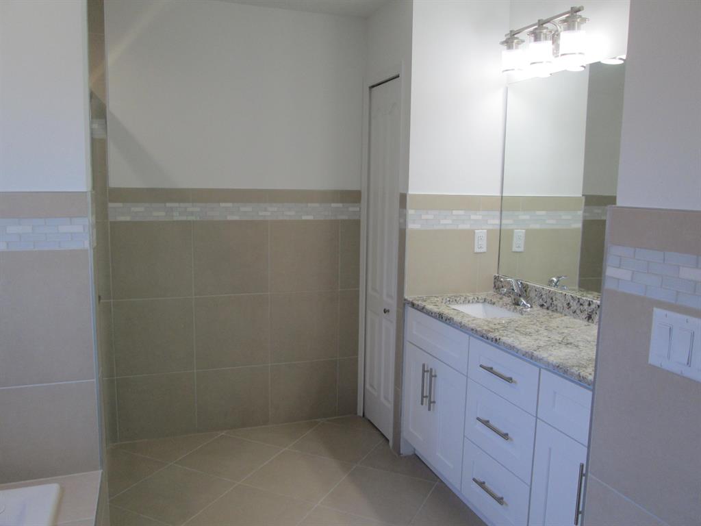 PORT ST LUCIE SECTION 8 - Residential