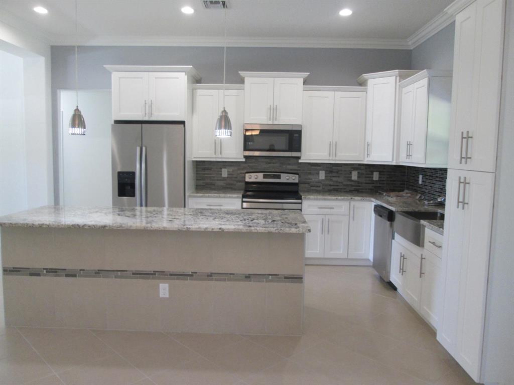 PORT ST LUCIE SECTION 8 - Residential