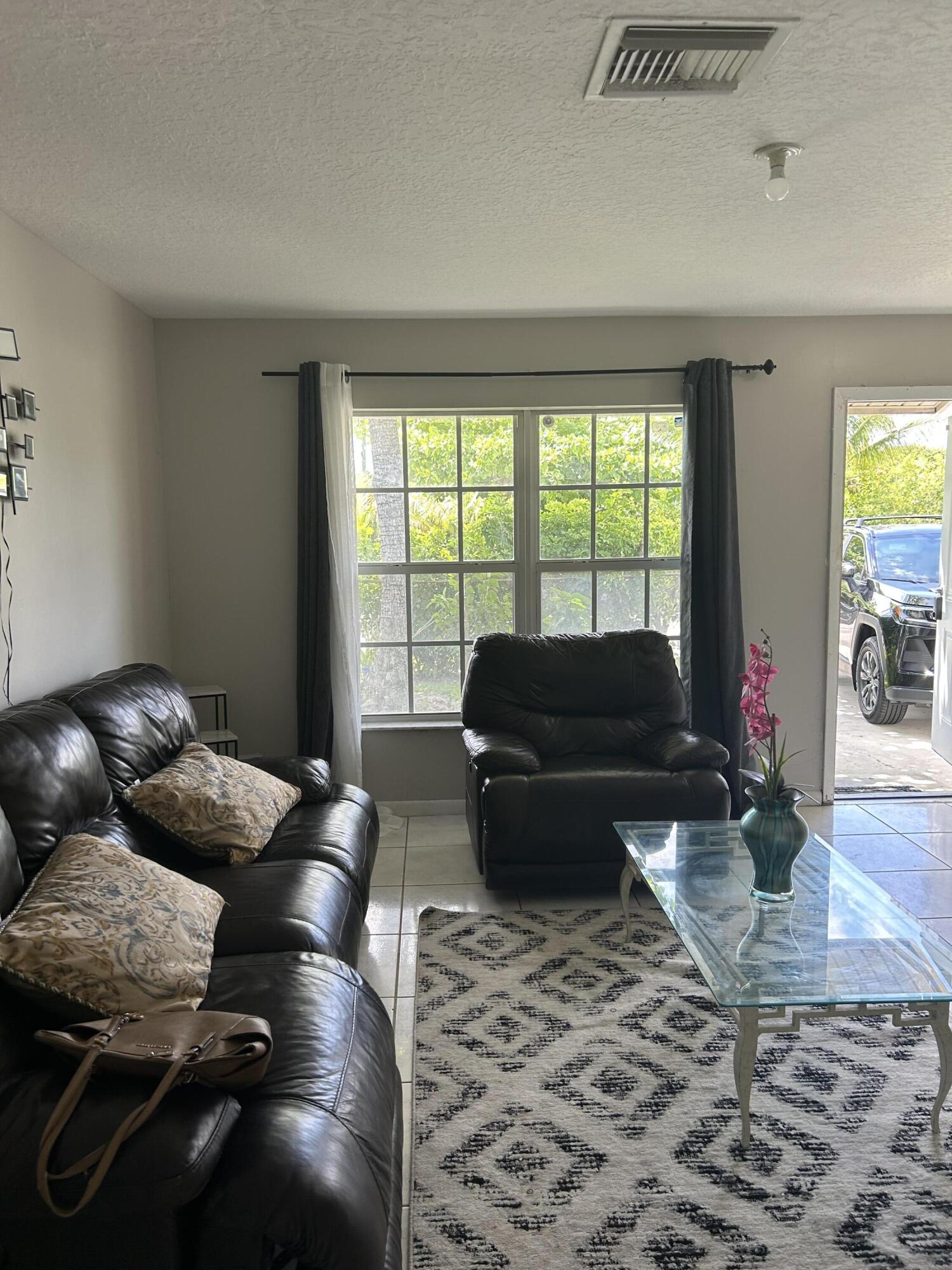BOYNTON HILLS - Residential Lease