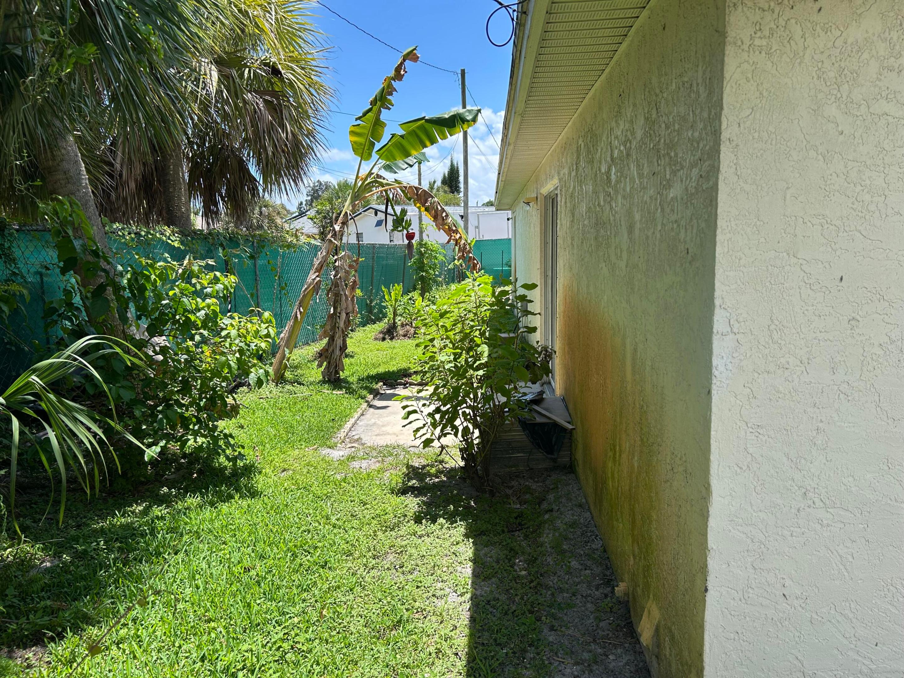 BOYNTON HILLS - Residential Lease