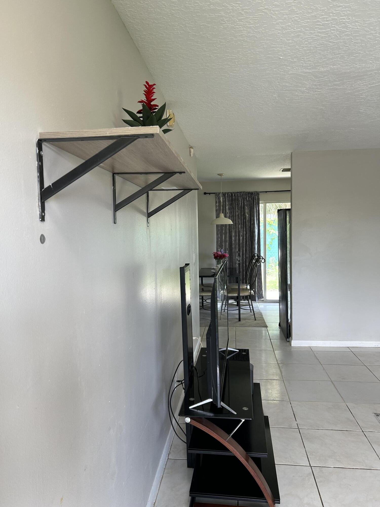 BOYNTON HILLS - Residential Lease