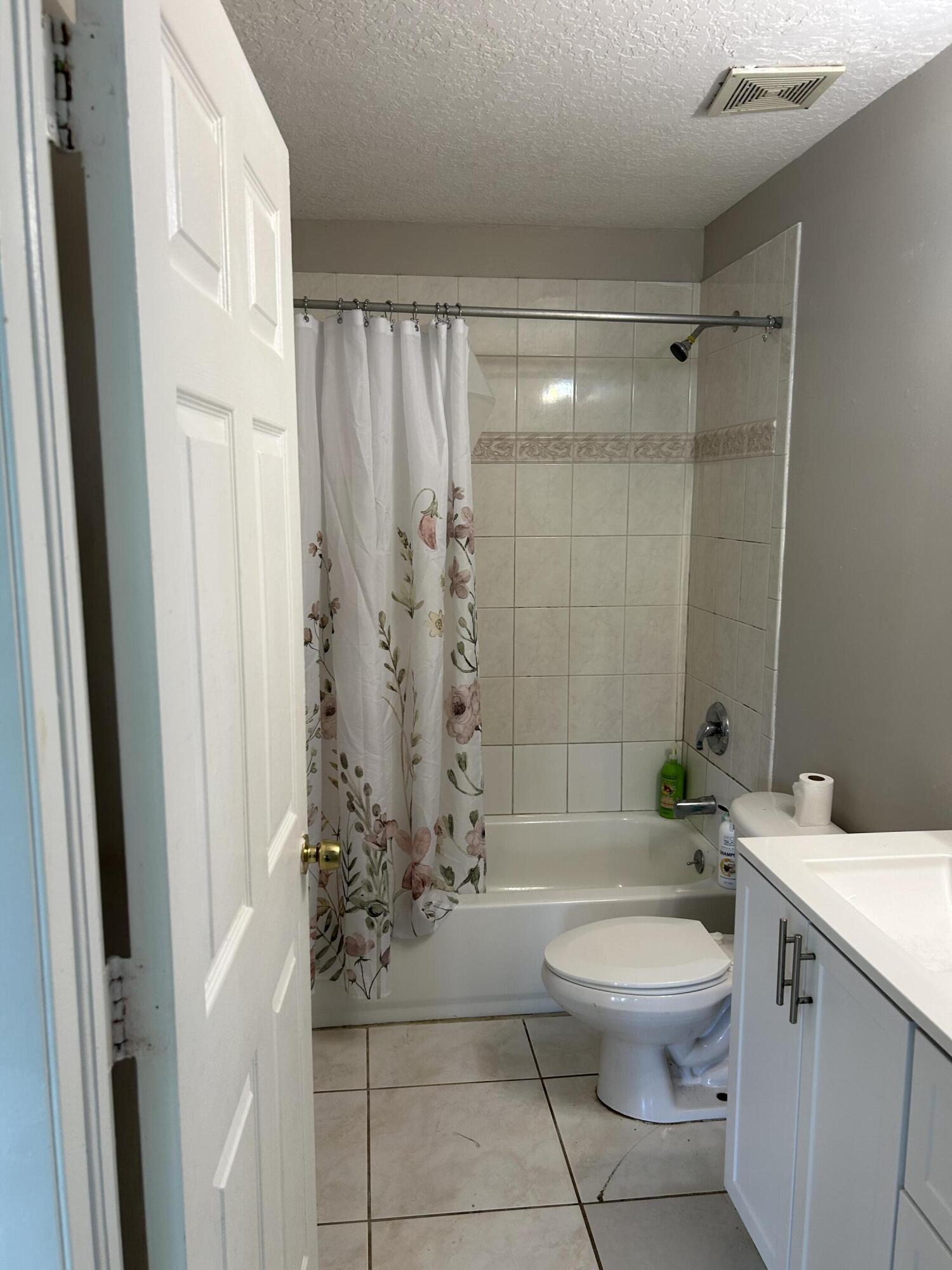 BOYNTON HILLS - Residential Lease