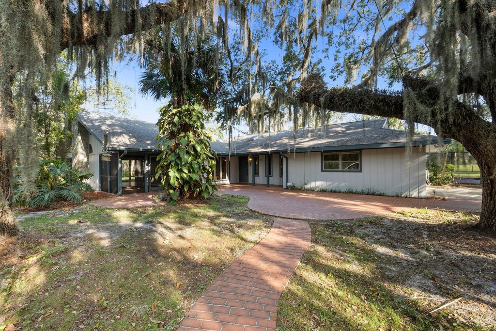 Photo of 2928 N Indian River Drive, Fort Pierce, FL 34946 (MLS # R10887746)