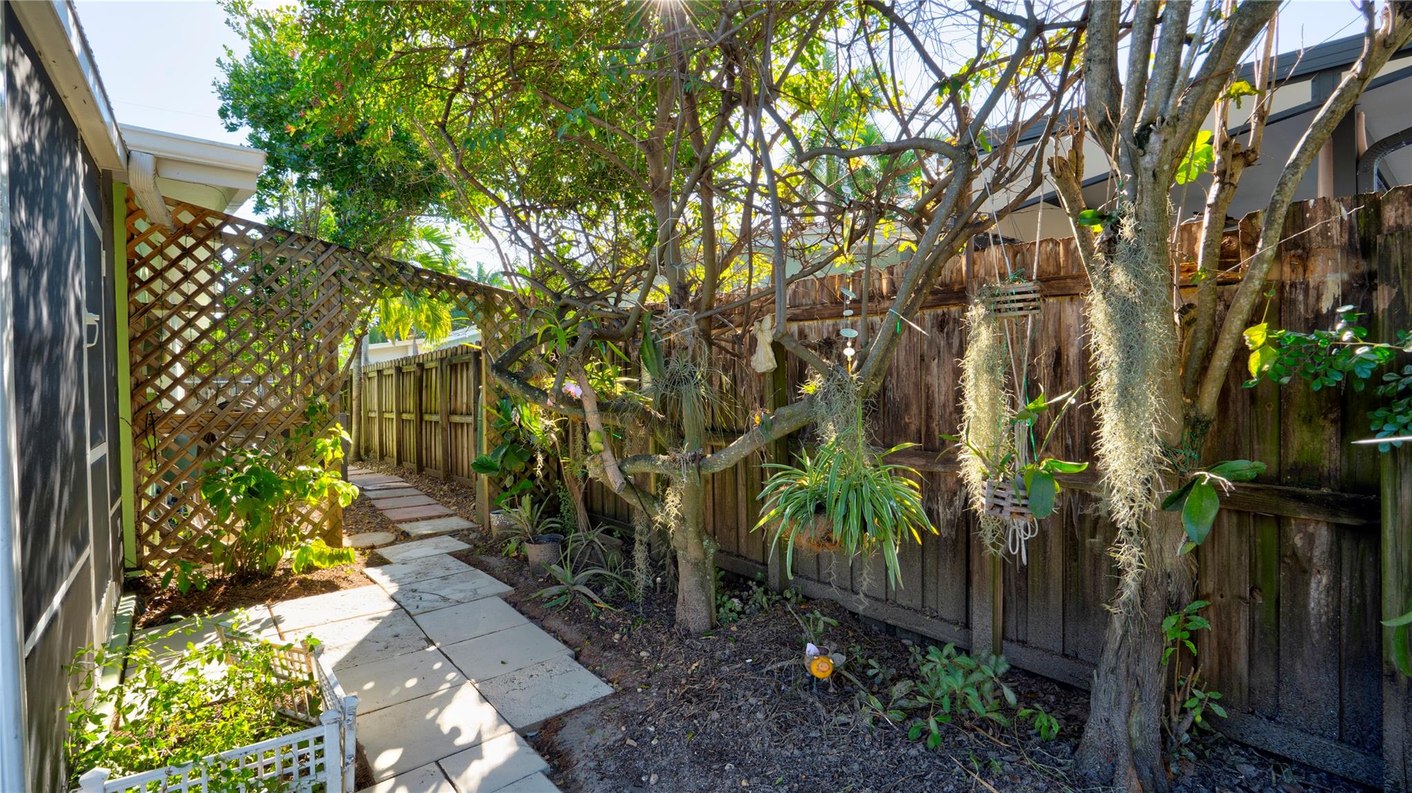 Lauderdale Isles - Residential