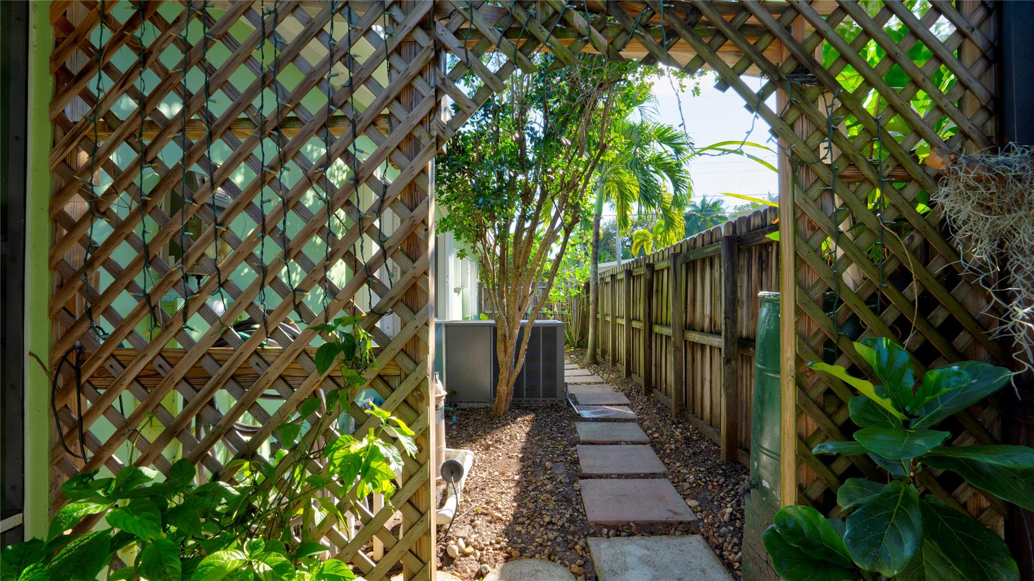 Lauderdale Isles - Residential