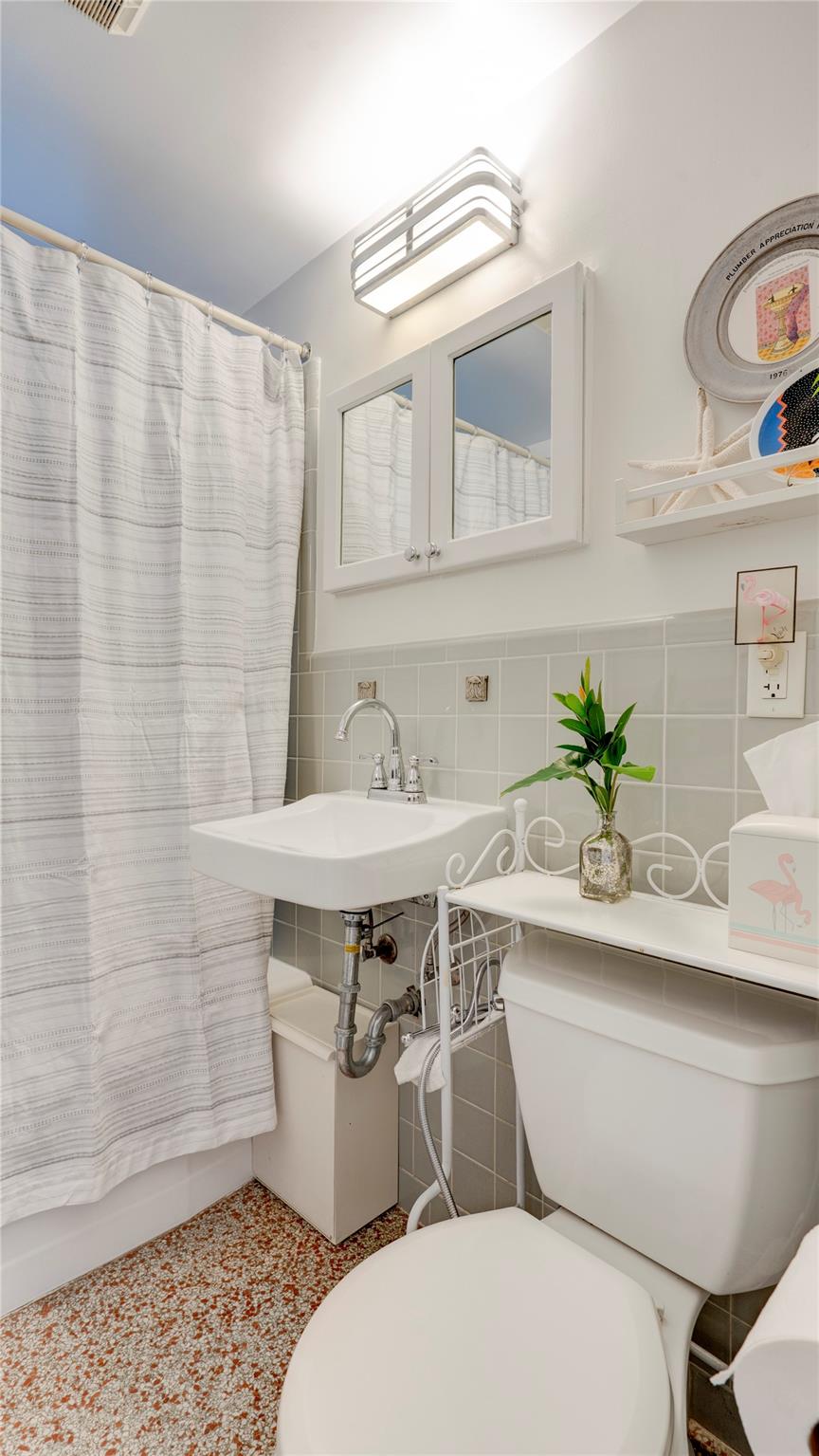 Lauderdale Isles - Residential