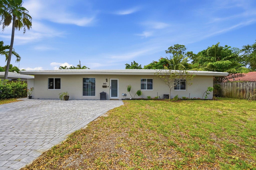 Photo of 141 SE 8th Street, Pompano Beach, FL 33060 (MLS # B26048535)