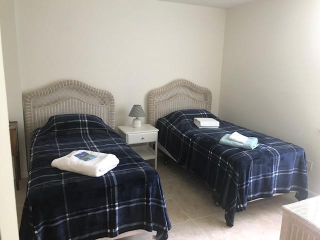 LAKESIDE CONDO - Residential Lease