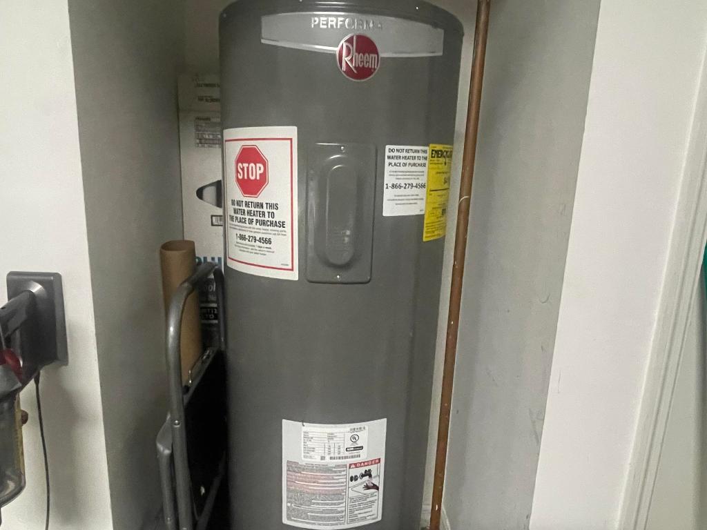 AVALON ESTATES - Residential Lease