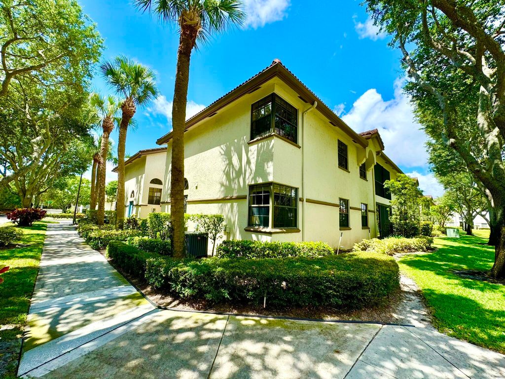 Photo of 5135 Floria Drive #E, Boynton Beach, FL 33437 (MLS # B26021198)