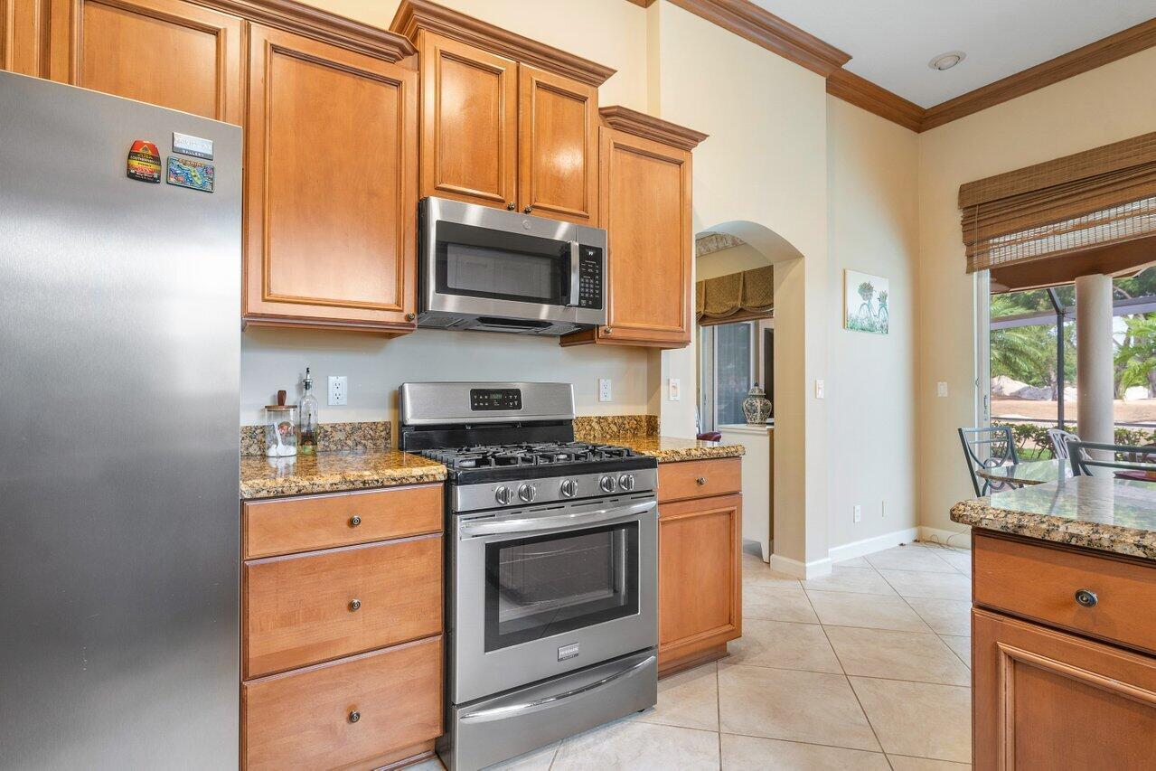 IBIS GOLF AND COUNTRY CLU - Residential Lease