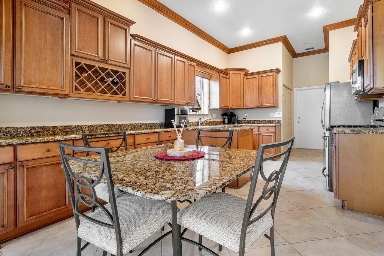 IBIS GOLF AND COUNTRY CLU - Residential Lease