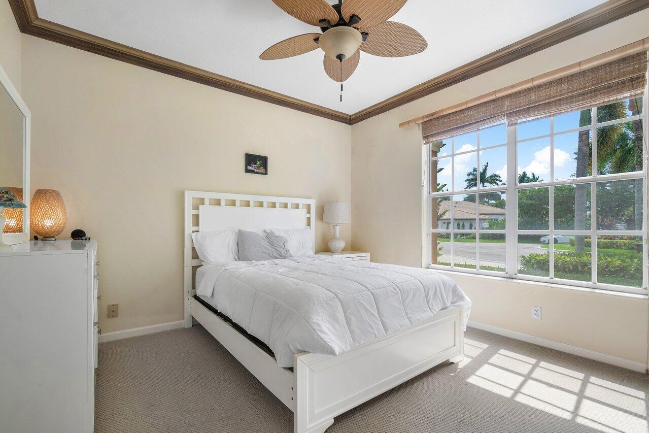 IBIS GOLF AND COUNTRY CLU - Residential Lease