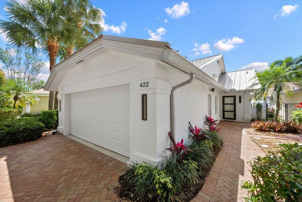 Photo of 422 River Edge Road, Jupiter, FL 33477 (MLS # B26016371)