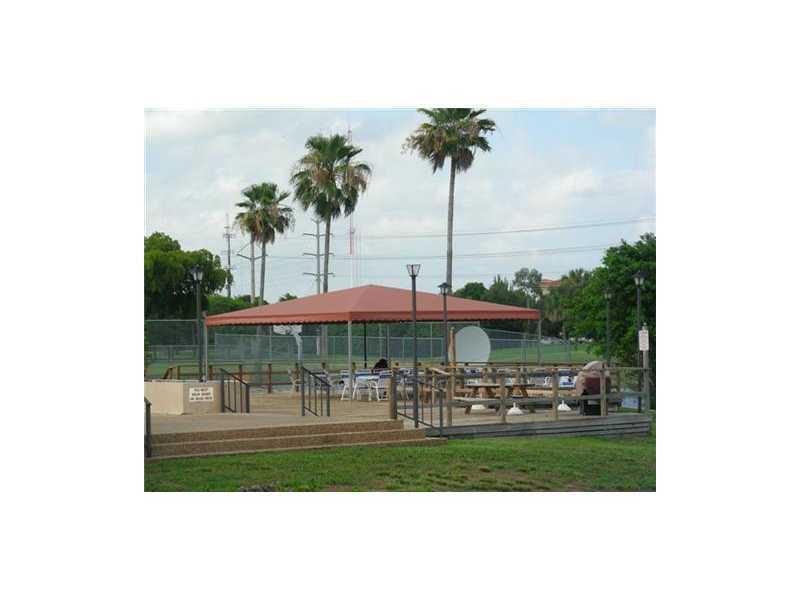 MANORS OF INVERRARY - Residential