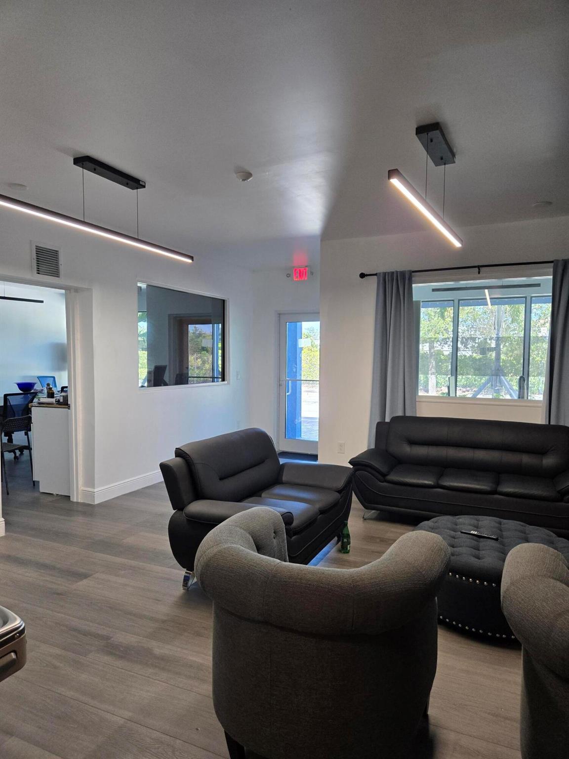 View photos, virtual tours, details... 711 N Rosemary Avenue