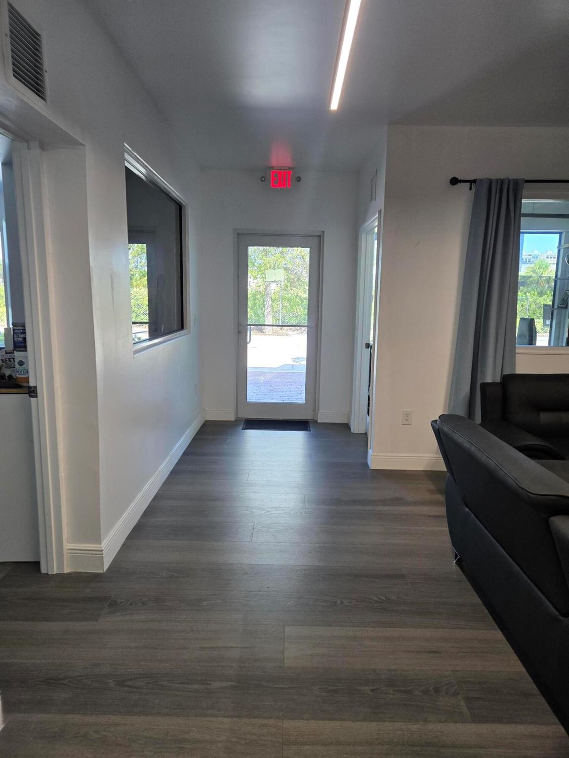 View photos, virtual tours, details... 711 N Rosemary Avenue