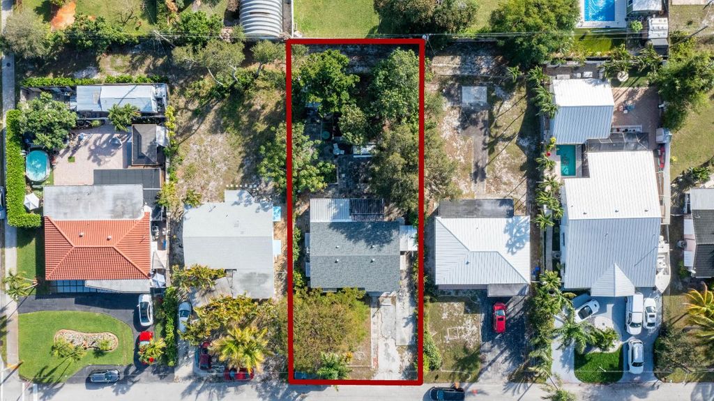 Photo of 318 SW 2nd Street, Boca Raton, FL 33432 (MLS # R11158084)