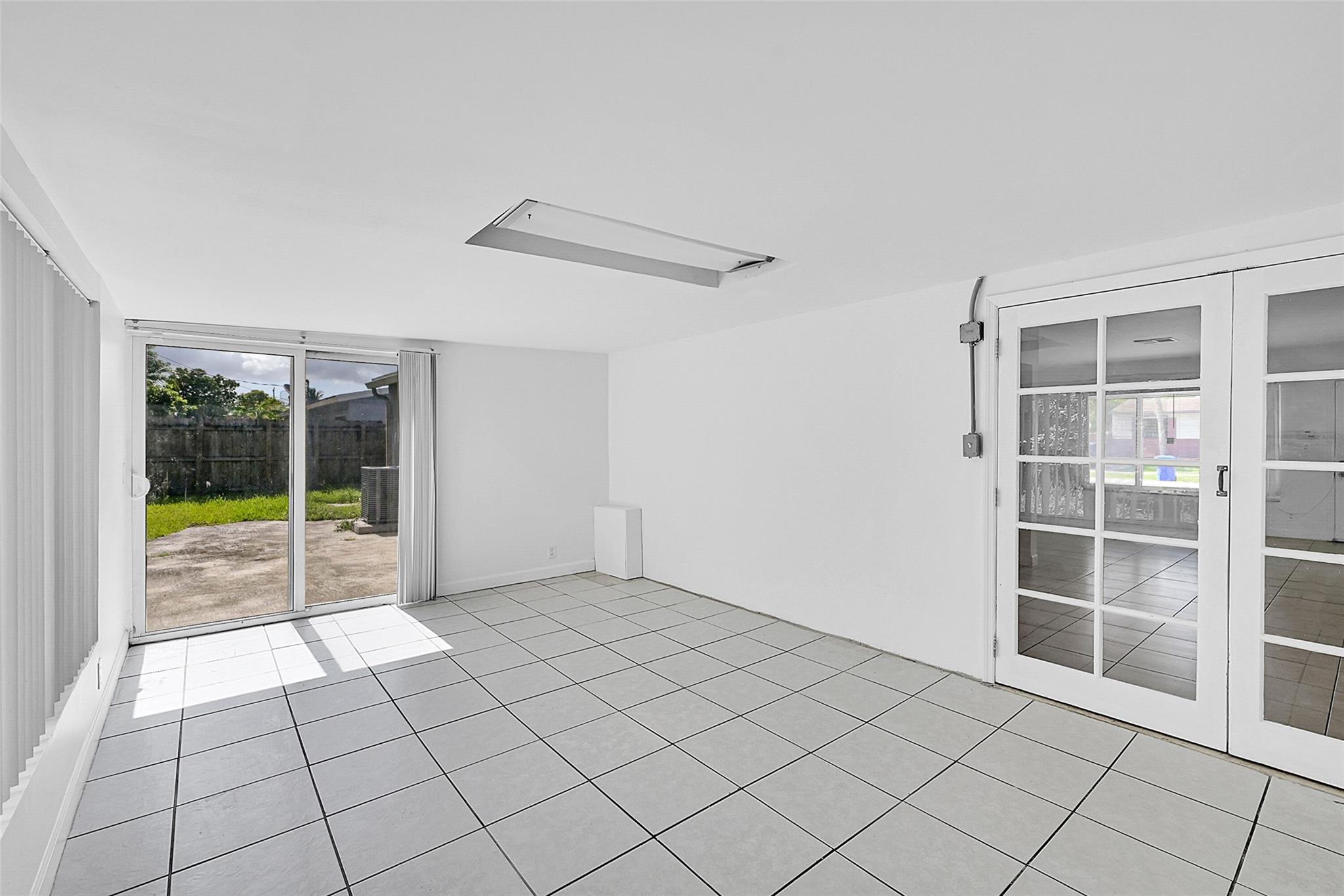 Broadview Country Club Es - Residential Lease